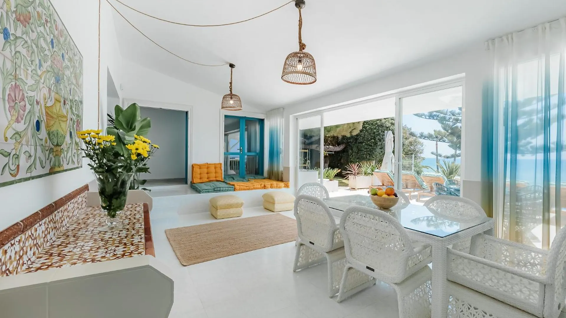 Villa Calmamar Cabopino Beachfront In Marbella 0*,  Espanha